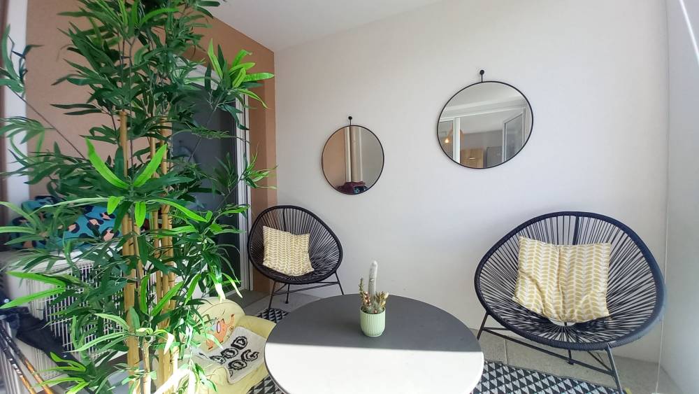 LOGGIA (4)