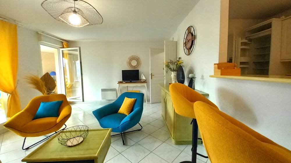 SALON (26)