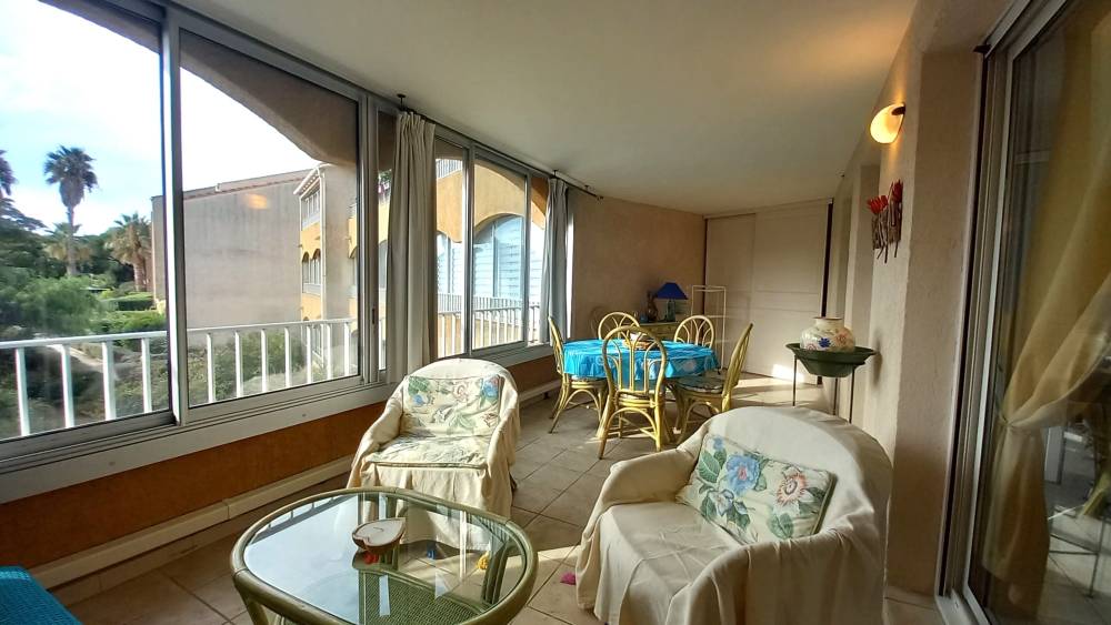 LOGGIA (9)