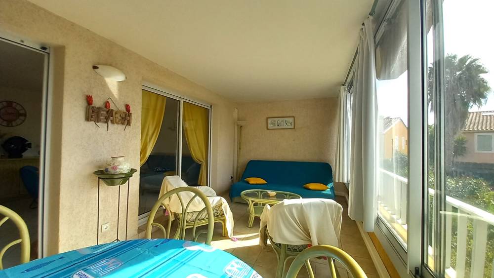 LOGGIA (11)